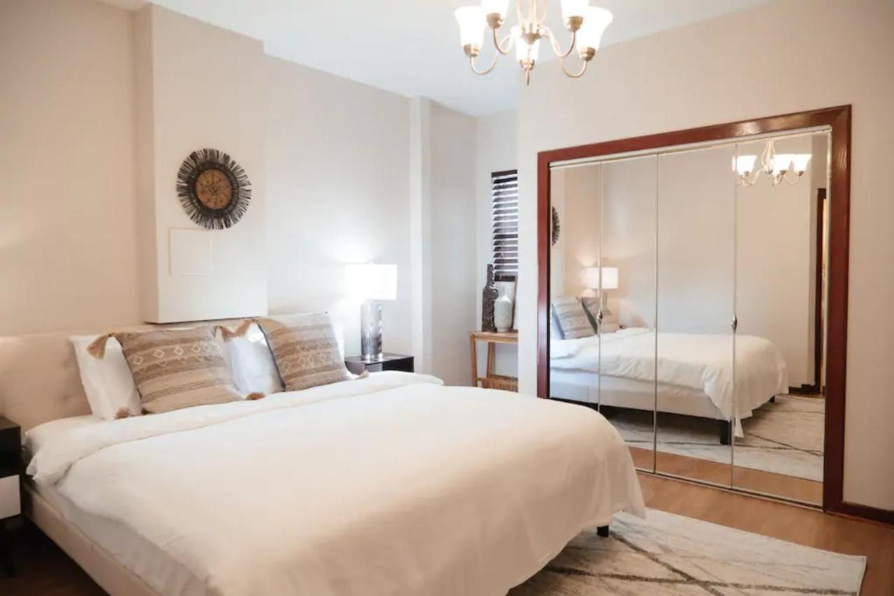 2Br Airy & Tidy Apt With Free Covered Parking - Central Modern 芝加哥 外观 照片