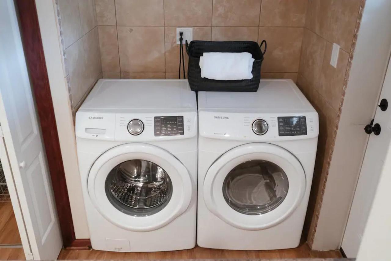 2Br Airy & Tidy Apt With Free Covered Parking - Central Modern 芝加哥 外观 照片